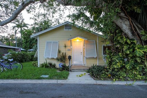 1907 Parker Ave, West Palm Beach, FL, 33401-7239 | Card Image