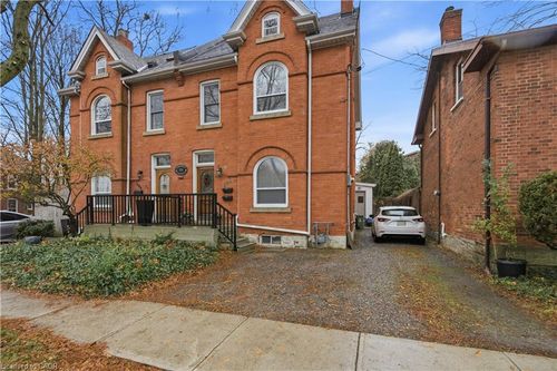 {{alt}} | Card Image