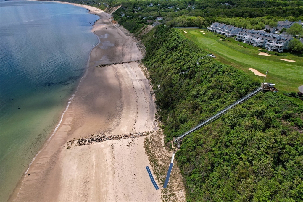 White Cliff Dr, Plymouth, MA 02360