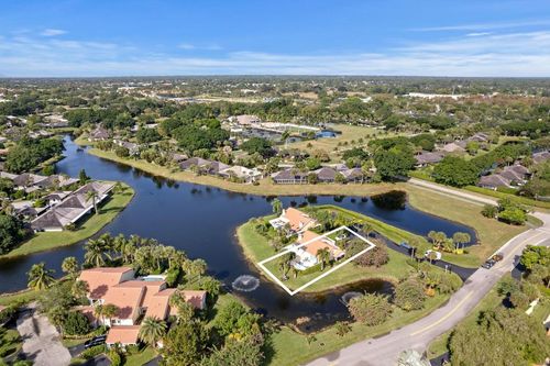 2211 Las Casitas Dr, Wellington, FL, 33414-5858 | Card Image