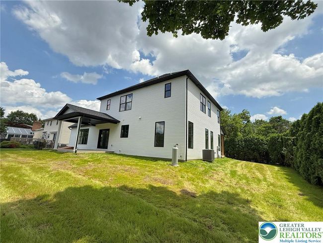9858 Old 22, House other with 4 bedrooms, 4 bathrooms and null parking in Breinigsville PA | Image 23