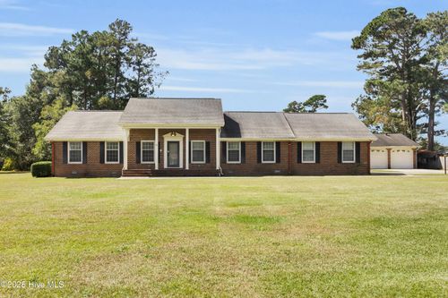 892 Chair Rd, New Bern, NC, 28560-5720 | Card Image