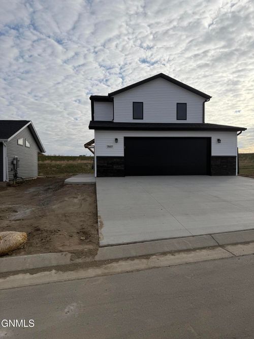 7007 Butler Loop, Bismarck, ND, 58504 | Card Image