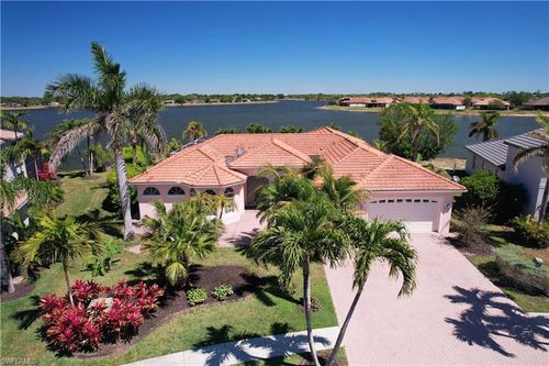 2202 Grove Dr, NAPLES, FL, 34120-7500 | Card Image
