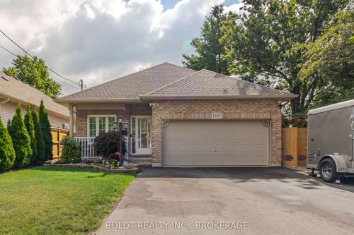 1127 S Pelham Rd, Pelham, ON, L3C3E4 | Card Image