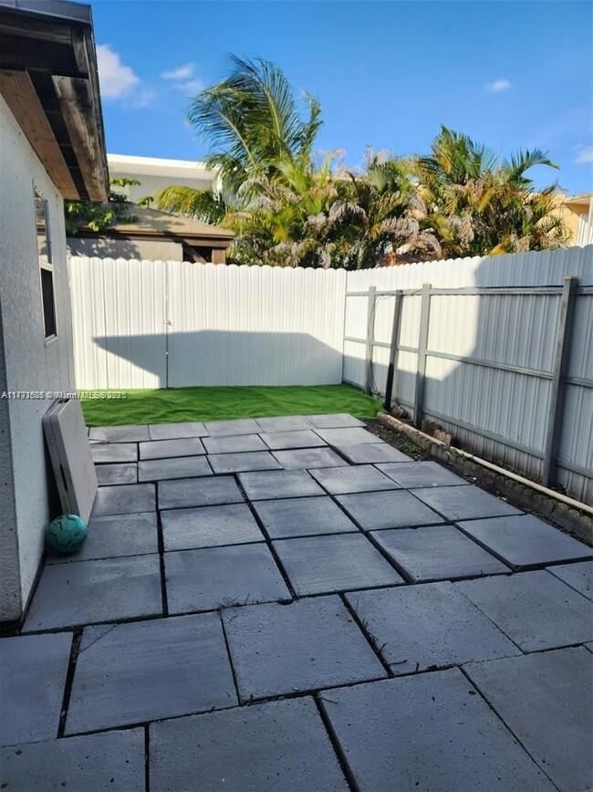 857 W 79 Th Pl, House other with 3 bedrooms, 4 bathrooms and null parking in Hialeah FL | Image 8