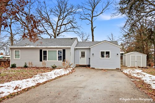 8915 Pine Ave, Wonder Lake, IL, 60097-8422 | Card Image