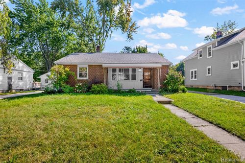 111 S Highland St, Mount Clemens, MI, 48043-2141 | Card Image