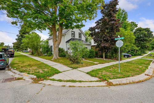 378 London St, Peterborough, ON, K9H2Z8 | Card Image