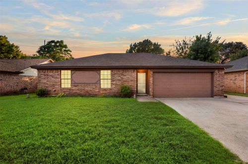 6200 Big Springs Dr, Arlington, TX, 76001-5000 | Card Image