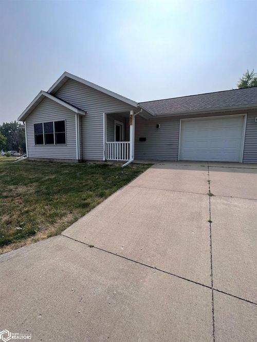 201 N Jay St, Mount Pleasant, IA, 52641-1747 | Card Image
