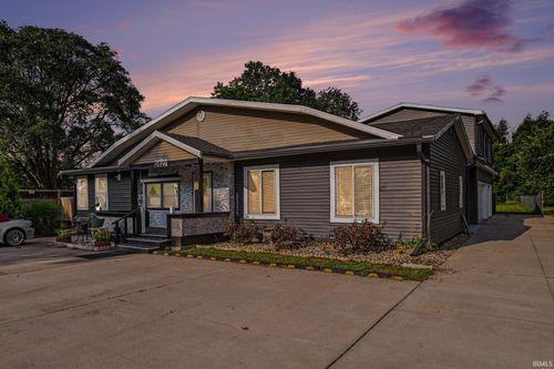 2827 Edwardsburg Ave, Elkhart, IN, 46514-2136 | Card Image