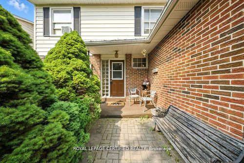 386 Handley Cres, Newmarket, ON, L3Y4T4 | Card Image