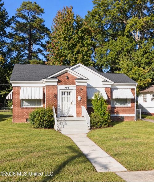 714 Maple St, Jackson, MS, 39203-1333 | Card Image