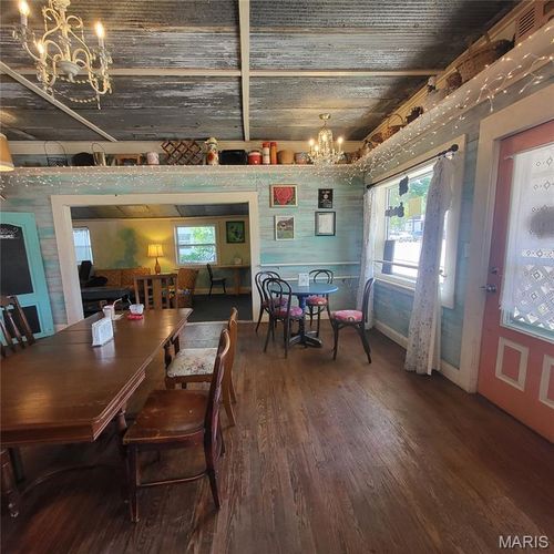 180 N 2nd St, Ellington, MO, 63638-8011 | Card Image