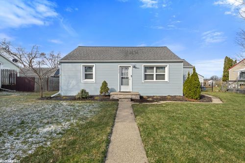 1060 S Kalamazoo Ave, Marshall, MI, 49068-1942 | Card Image