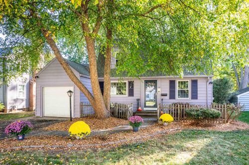 12 Farnham Rd, West Hartford, CT, 06119-1318 | Card Image