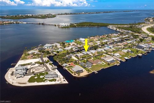 1464 Deer Creek Dr, ENGLEWOOD, FL, 34223-4218 | Card Image