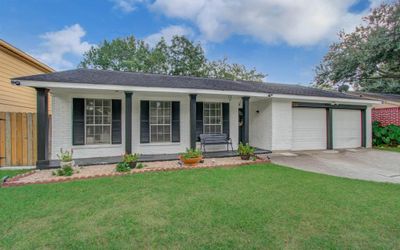 Front covered porch | Image 3