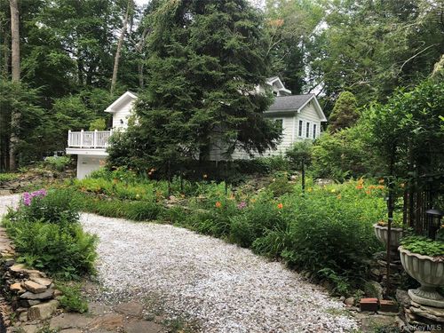 64 Ridgeland Rd, South Salem, NY, 10590-2769 | Card Image