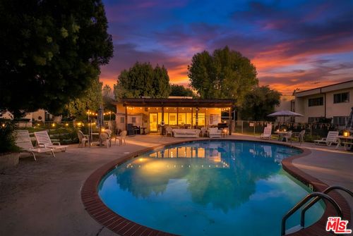 47-11813 Runnymede St, North Hollywood, CA, 91605-3216 | Card Image