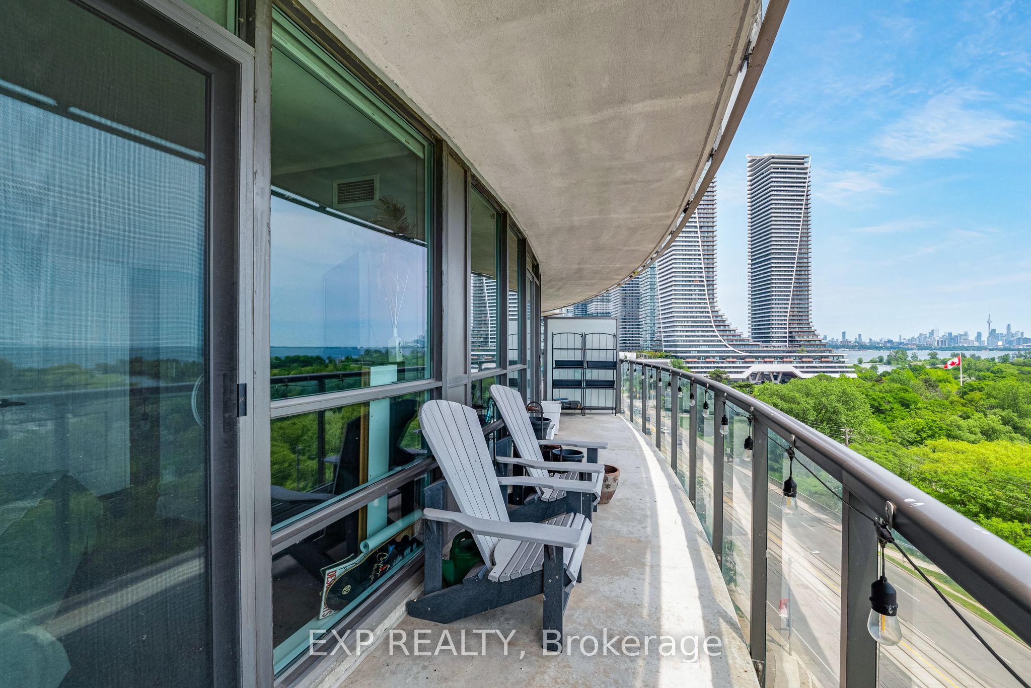 Residential in Toronto W06 4