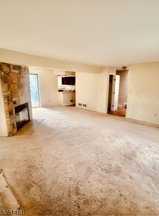 57 Kensington Ct, Townhouse with 3 bedrooms, 2 bathrooms and null parking in Hackettstown NJ | Image 4