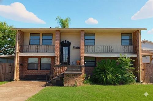 1724 Sandra Ave, Metairie, LA, 70003-3647 | Card Image