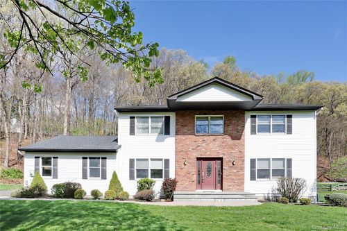 24 Park Ave, Airmont, NY, 10952-4510 | Card Image