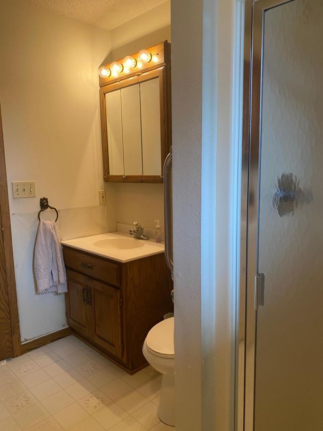 Bathroom | Image 17