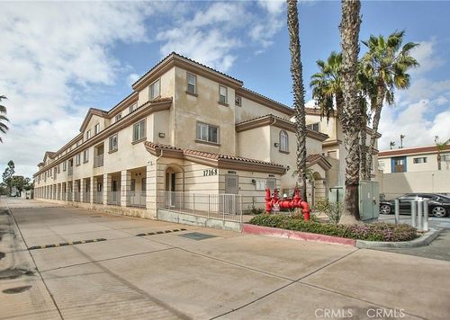 apt-222-17168 Newhope St, Fountain Valley, CA, 92708-8215 | Card Image