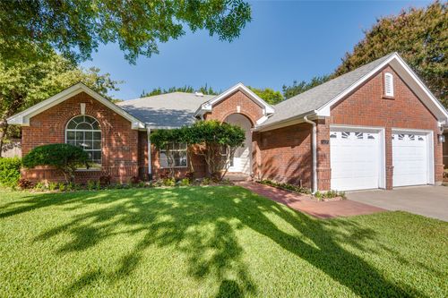 517 Aurora Ct, Euless, TX, 76039-2025 | Card Image