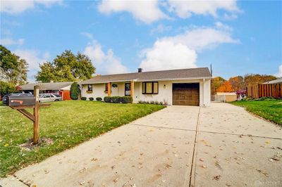 650 Cherry Blossom Drive, House other with 3 bedrooms, 1 bathrooms and null parking in West Carrollton OH | Image 3