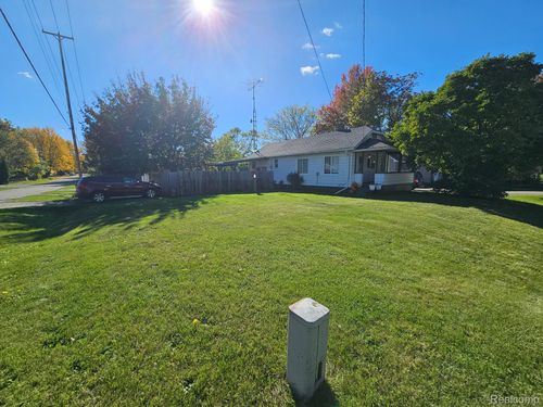 1097 W Buder Ave, Flint, MI, 48507-3611 | Card Image