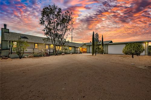 2401 N Stephan Rd, Kingman, AZ, 86401-8044 | Card Image