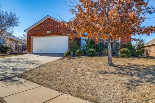 7904 Roswell Ct, Arlington, TX, 76002-4800 | Card Image