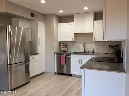 1012 E Highland Ave, Phoenix, AZ, 85014-3636 | Card Image
