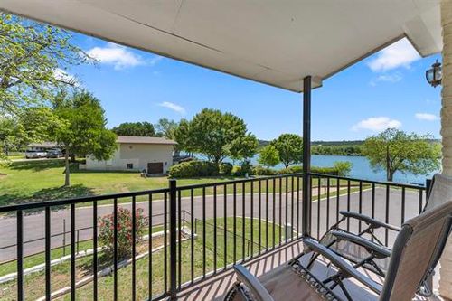 319 Meadowlakes Dr, Meadowlakes, TX, 78654-7105 | Card Image