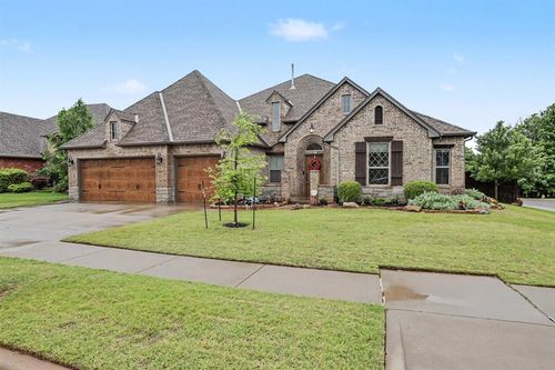 19521 Rambling Creek Dr, Edmond, OK, 73012-1236 | Card Image
