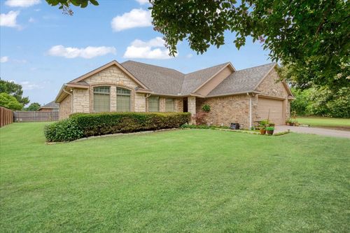 2215 Albert Broadfoot St, Bonham, TX, 75418-2322 | Card Image
