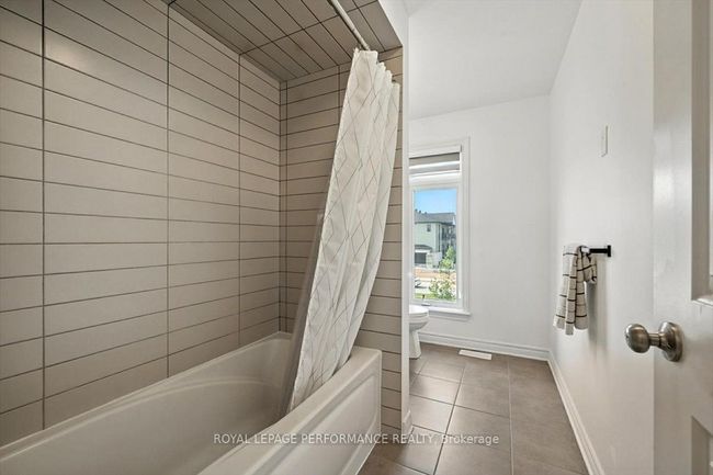 665 Cordelette Cir, House attached with 3 bedrooms, 3 bathrooms and 4 parking in Orleans ON | Image 32