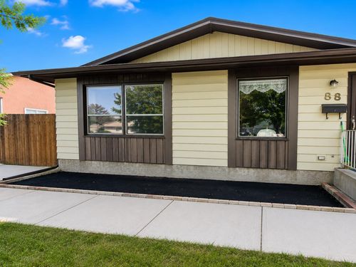 88 Castleglen Way Ne, Calgary, AB, T3J1T3 | Card Image