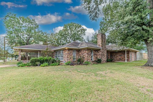 2103 Taylor St, Waller, TX, 77484-8451 | Card Image