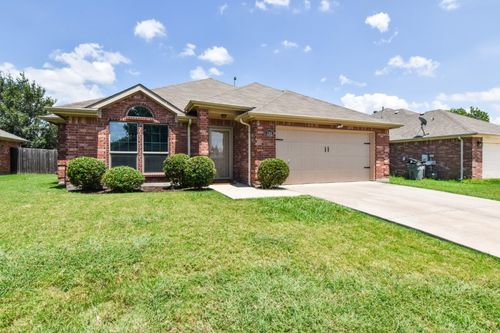 2105 Woodhaven Dr, Little Elm, TX, 75068-5119 | Card Image