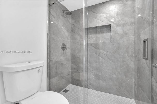 APT-1108 - 20335 W Country Club Dr, Condo with 2 bedrooms, 2 bathrooms and null parking in Aventura FL | Image 12