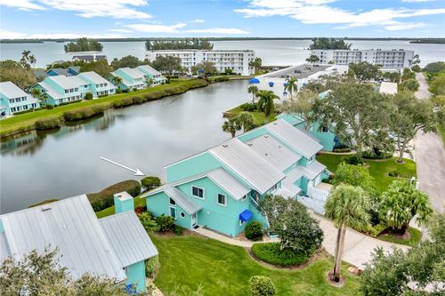6304-6304 River Run Dr, Sebastian, FL, 32958-4786 | Card Image
