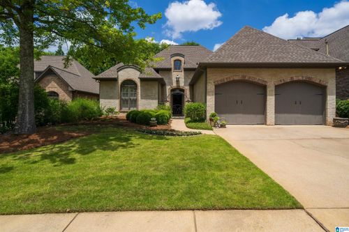 1672 Warren Ln, Vestavia, AL, 35243-2822 | Card Image
