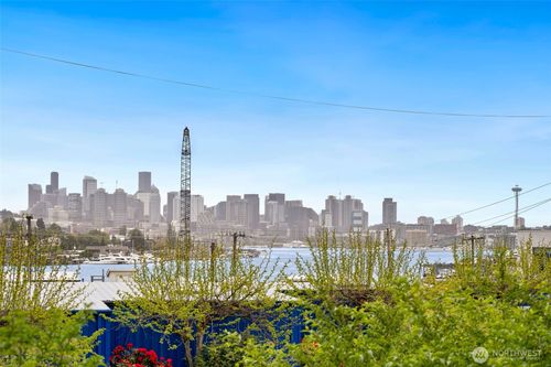 apt-204-3900 2nd Ave Ne, Seattle, WA, 98105-6849 | Card Image