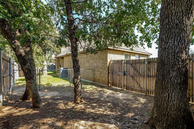 1023 Winding Creek Dr, House other with 2 bedrooms, 3 bathrooms and null parking in Kennedale TX | Image 24