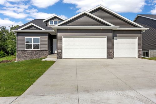 3418 Sokol Ln Sw, Cedar Rapids, IA, 52404-7432 | Card Image
